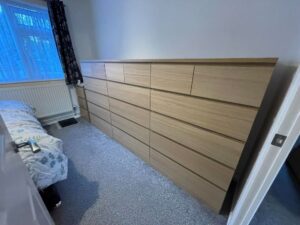 chest of drawers